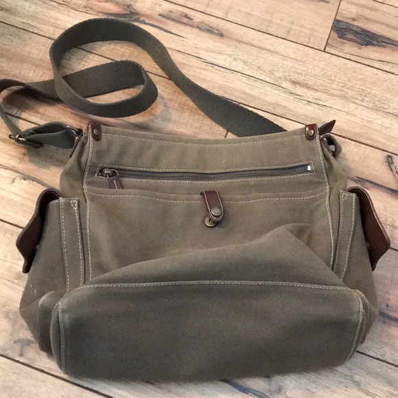green canvas purse